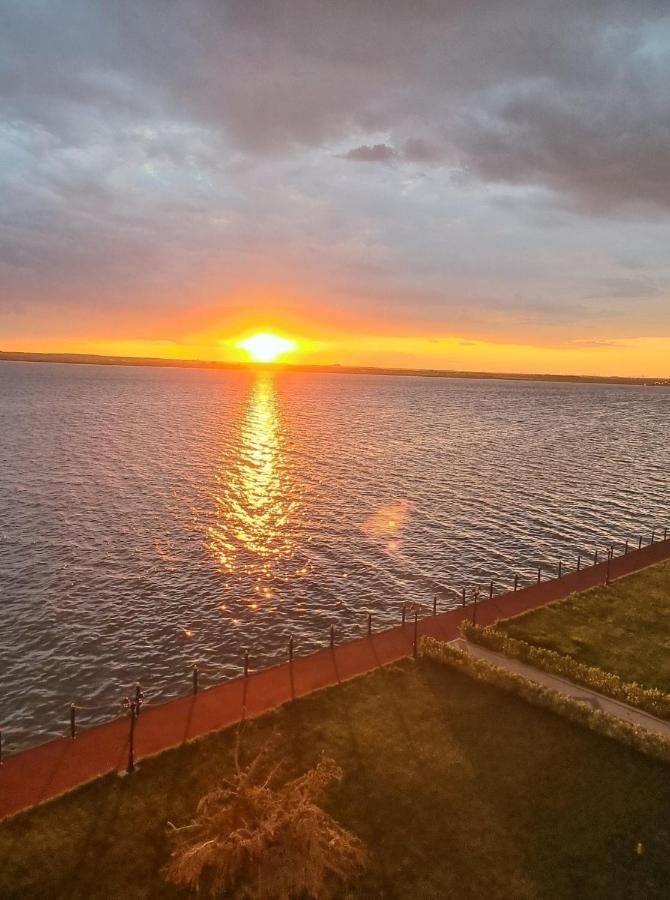 Deluxe Lake View Mamaia Exteriér fotografie