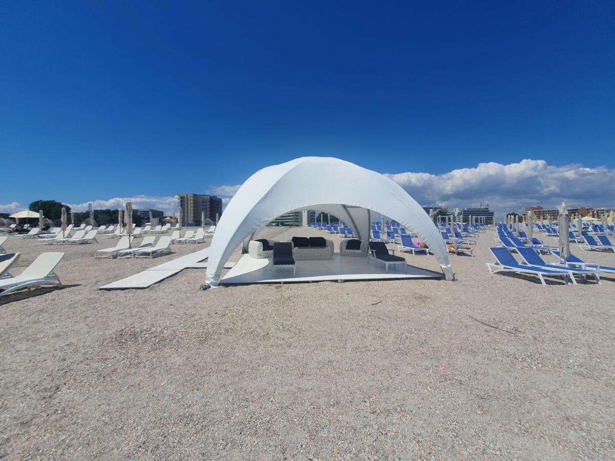 Deluxe Lake View Mamaia Exteriér fotografie